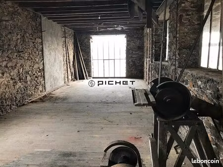 immeuble 400 m² uzerche