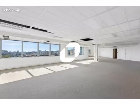 bureaux 643 m²
