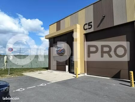 local d'activité 200 m²