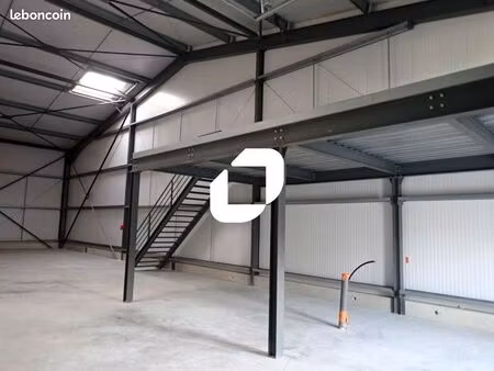 local industriel 211 m²