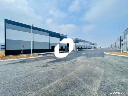 local d'activité 10 329 m²