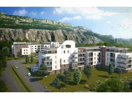 local d'activité 1 120 m²