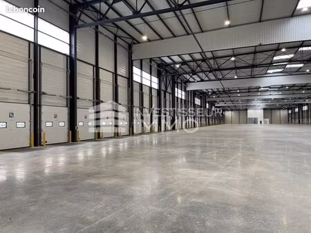 local logistique 9 500 m²