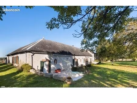 très belle demeure de prestige pour artisan promoteur etc. ou possible en plusieurs lot