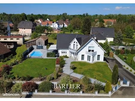 maison 7 pièces 243 m²