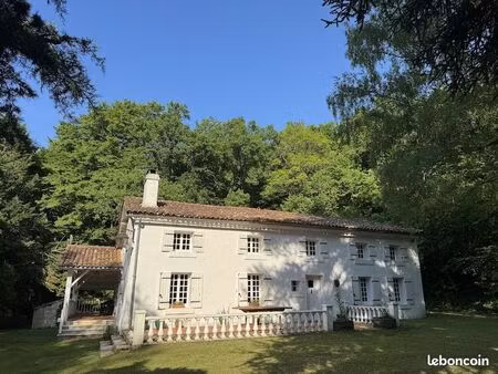 maison 7 pièces 210 m²