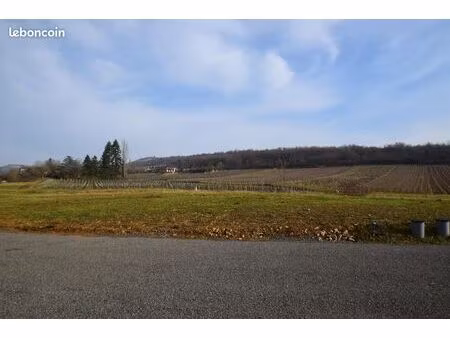 terrain 649 m² berze la ville