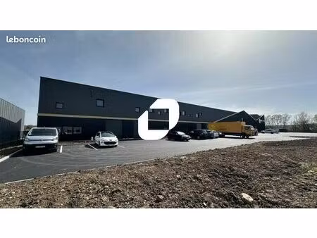 local d'activité 358 m²