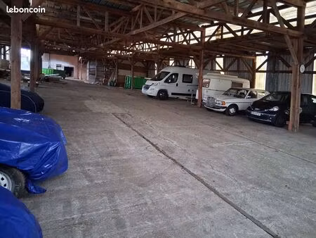 entrepôt  dépôts  local 900 m2