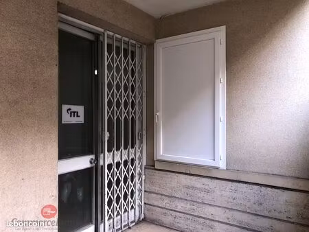 local commercial 43 m² paris