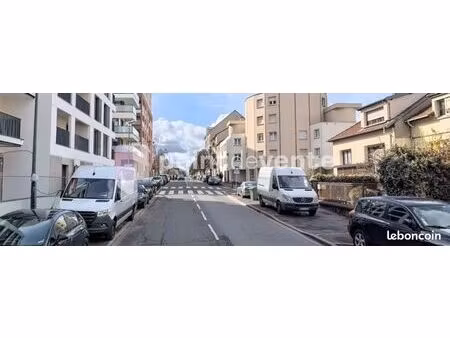 local industriel 147 m²