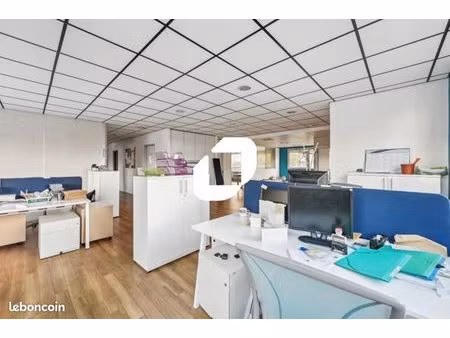 bureaux 257 m²