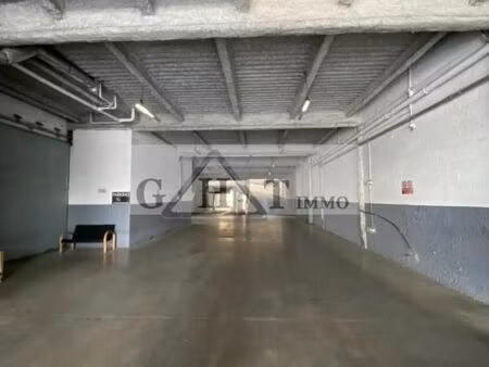 local industriel 450 m²