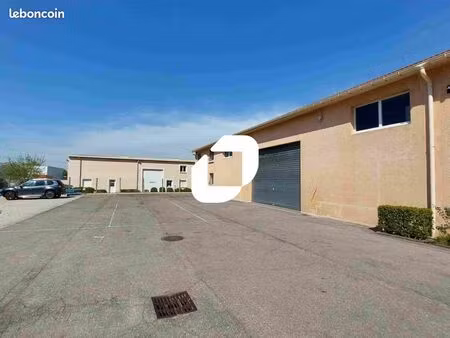 local d'activité 329 m²