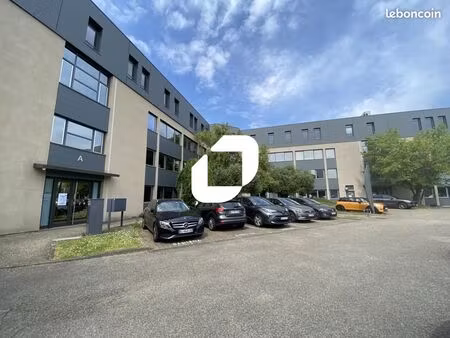 bureaux 1 135 m²