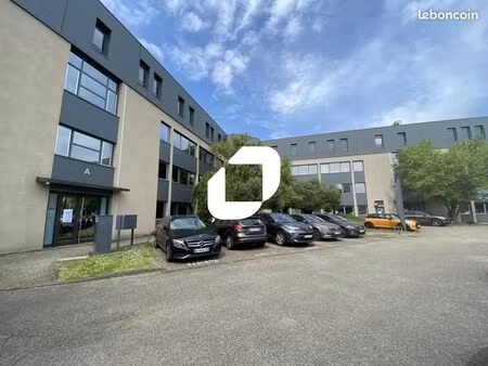bureaux 649 m²