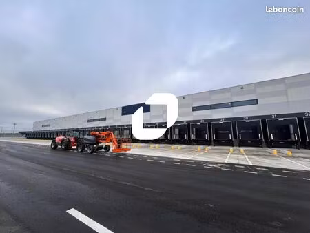 local industriel 7 647 m²