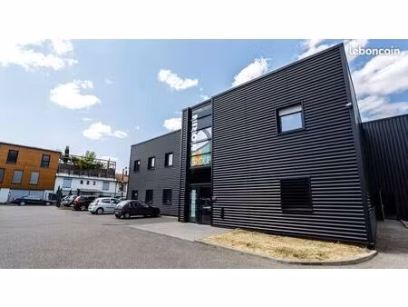 en zfu bureau 16 m² tout équipé