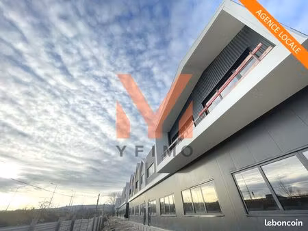 local d'activité 1 290 m²