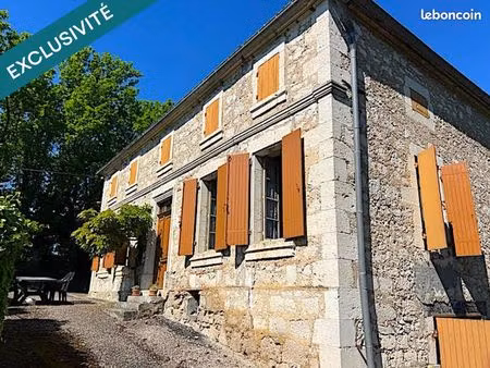 propriété 6 pièces 141 m²