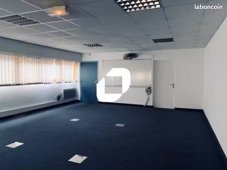bureau 210 m²