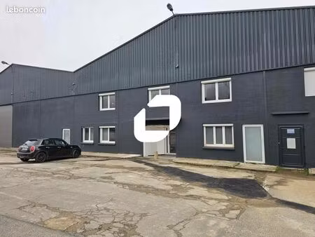 local d'activité 1 580 m²