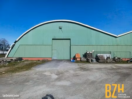 local 670 m² lorient