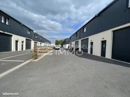 local d'activité 220 m²