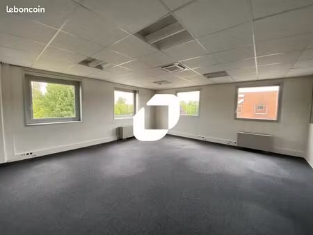 bureau 486 m²