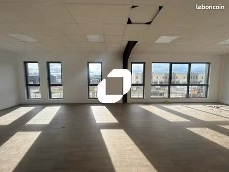 local d'activité 218 m²
