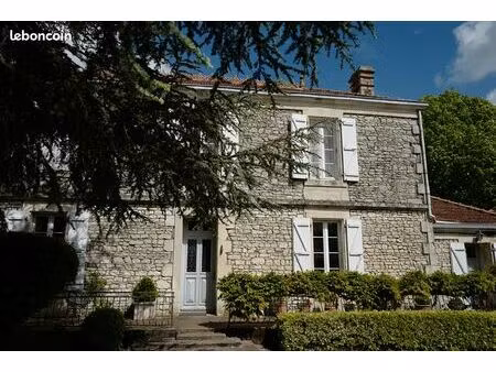 maison 8 pièces 157 m²