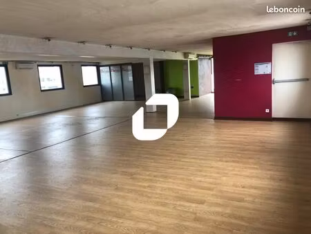 local commercial 270 m²