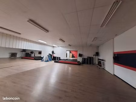 local commercial 850 m² challans