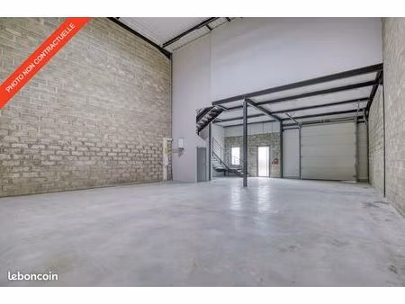 local bureaux 543 m²