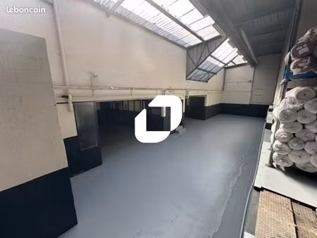 local d'activité 617 m²