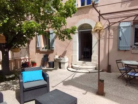 a 20 mn de vence  superbe maison de village avec terrasse et studio.