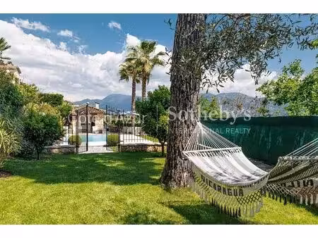 gattières villa provençale avec vue panoramique  piscine et oliv