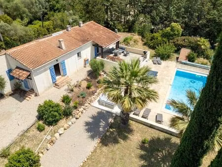 lorgues - provence - grande villa modernisée avec quatre chambres et à distance de marche.