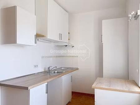 location appartement 3 pièces 64 m² à berre-l'étang (13130)