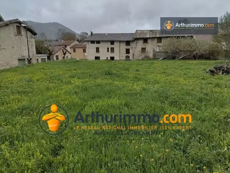 ancien corps de ferme à rénover au coeur de camurac