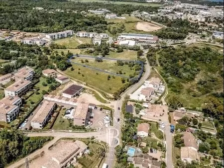 porto-vecchio - terrain constructible d'environ 4 803 m² - à proximité du coeur de ville e