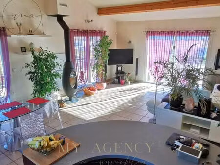 propriété de 235 m2 sur 1797 m2avec piscine