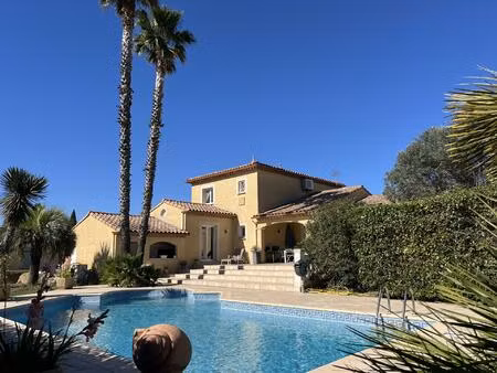 belle villa familiale  piscine  double garage  dépendance