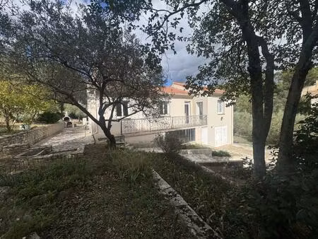 nîmes- villa indépendante avec grand garage.