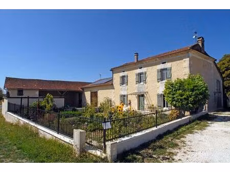 belle ferme entièrement restaurée