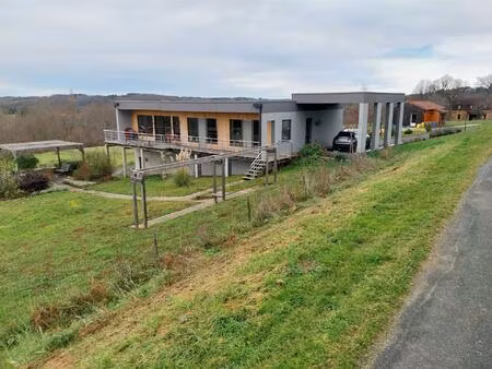 maison moderne de plain-pied de 4 pièces économe en énergie (2020)