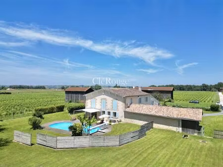 magnifique propriété de 4 chambres dans un cadre idyllique au milieux des vignes proche de