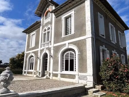 demeure de caractère du xve siècle au cœur des landes