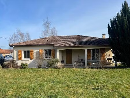 maison de plain - pied avec 3ha de terrain attenant