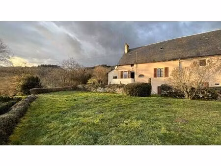 corps de ferme à vendre sur 3 184 m² avec vue dégagée